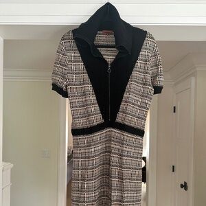 Missoni Knit Short-Sleeve Dress with Zip-Up Wide Neck Collar. Size US 12 (IT 48)
